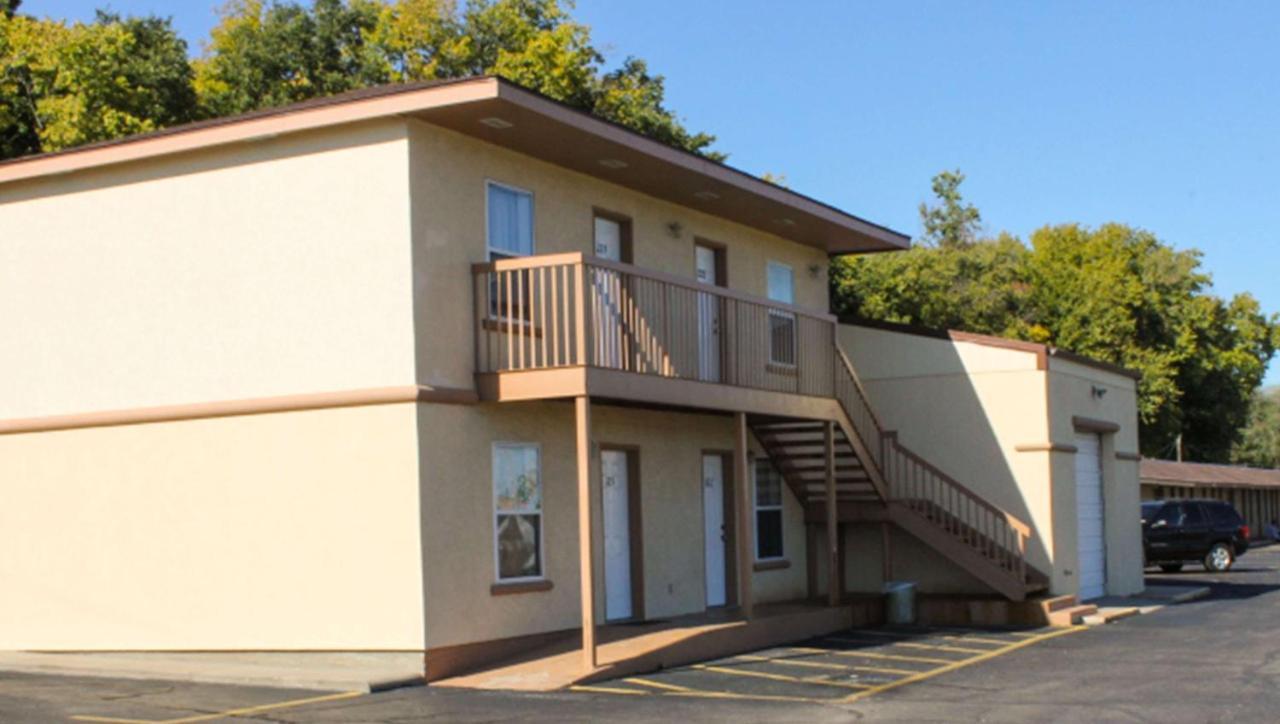 Golden Wheat Budget Host Inn Junction City Bagian luar foto