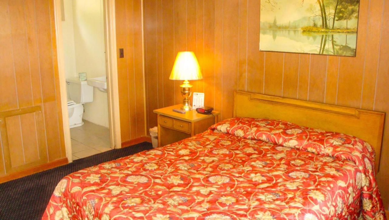 Golden Wheat Budget Host Inn Junction City Bagian luar foto