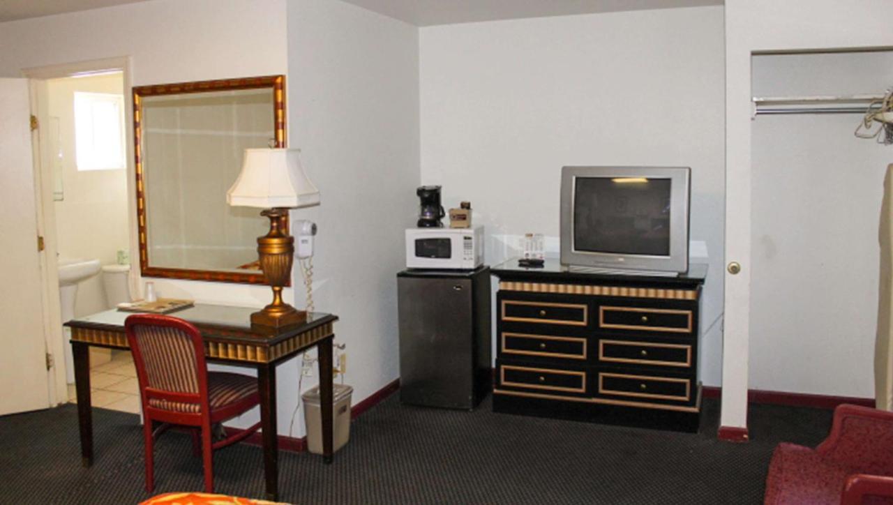 Golden Wheat Budget Host Inn Junction City Bagian luar foto