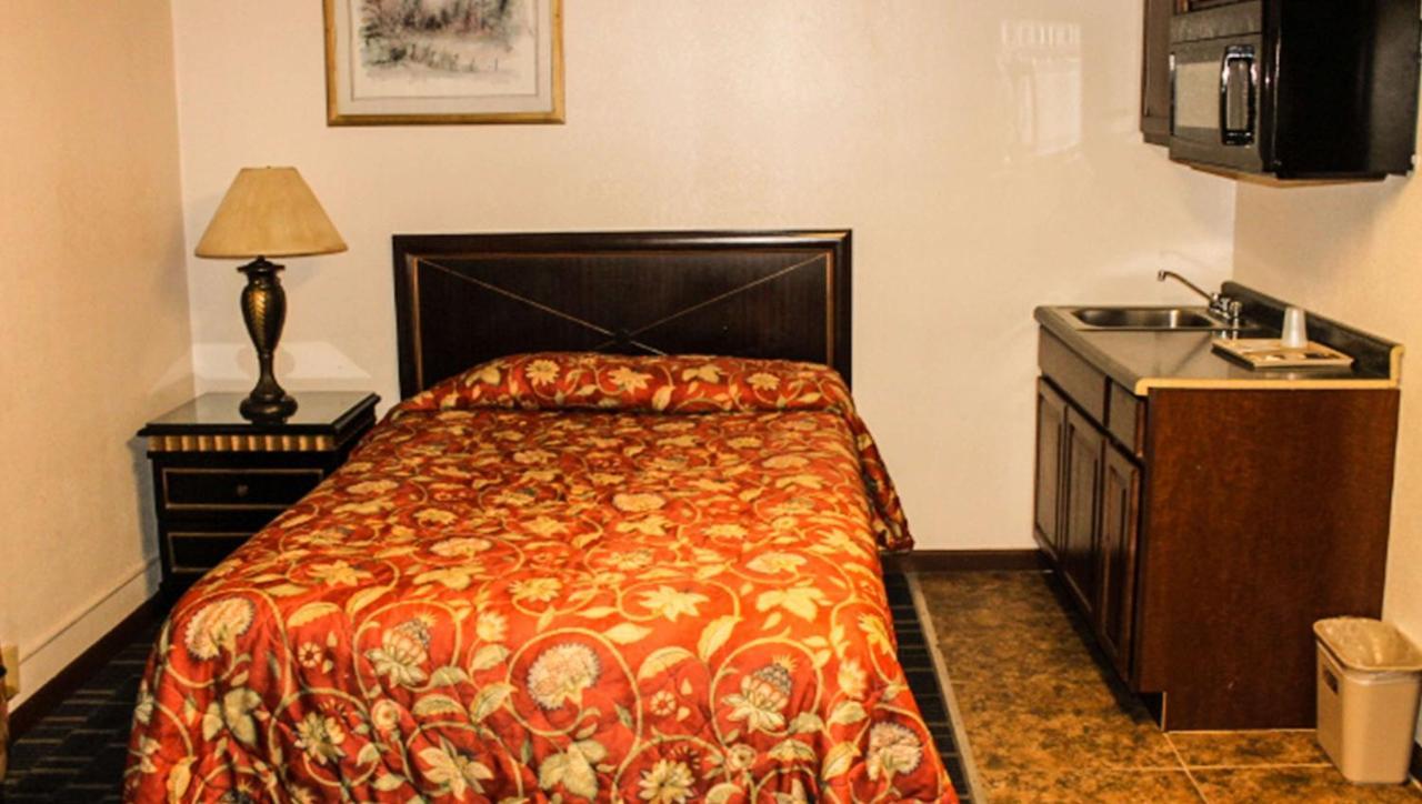 Golden Wheat Budget Host Inn Junction City Bagian luar foto