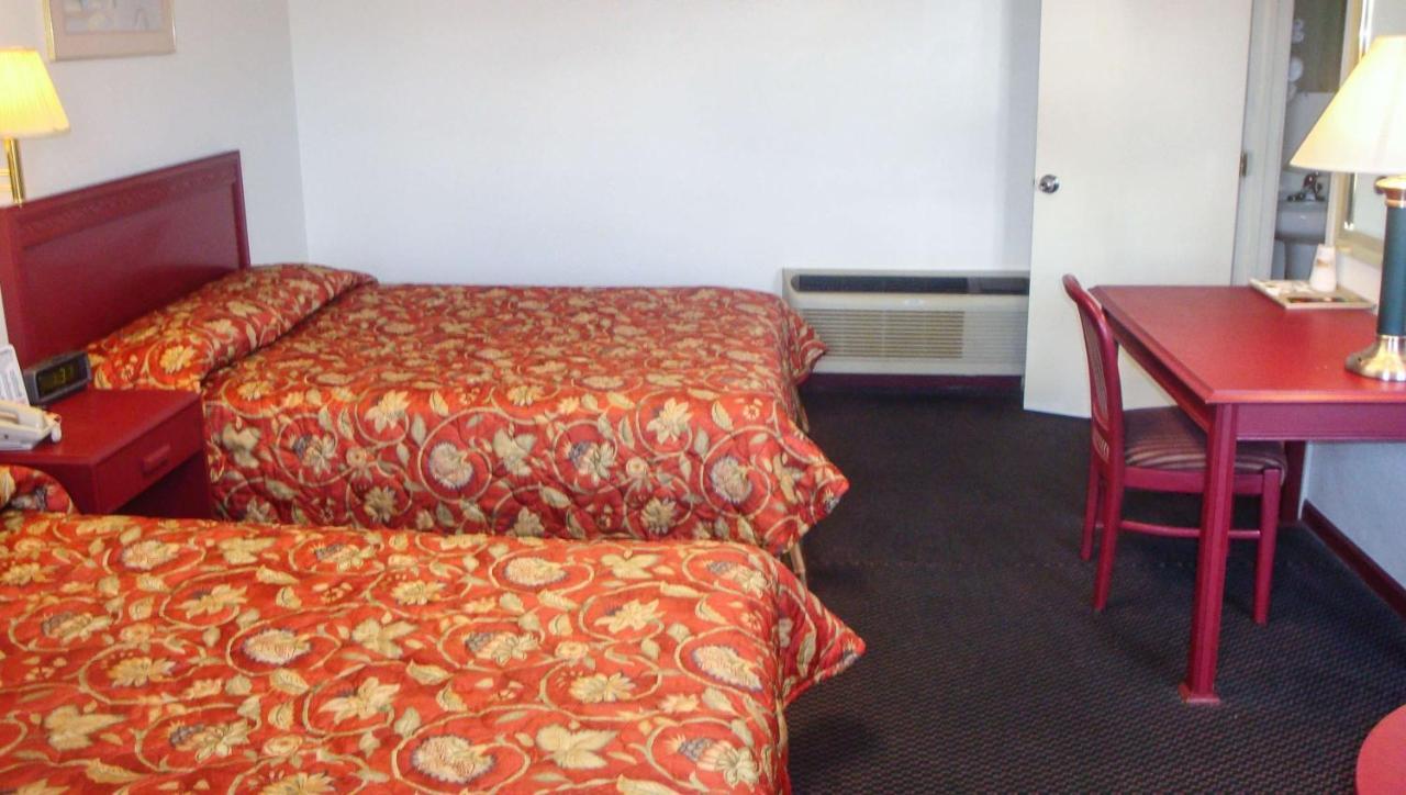 Golden Wheat Budget Host Inn Junction City Bagian luar foto