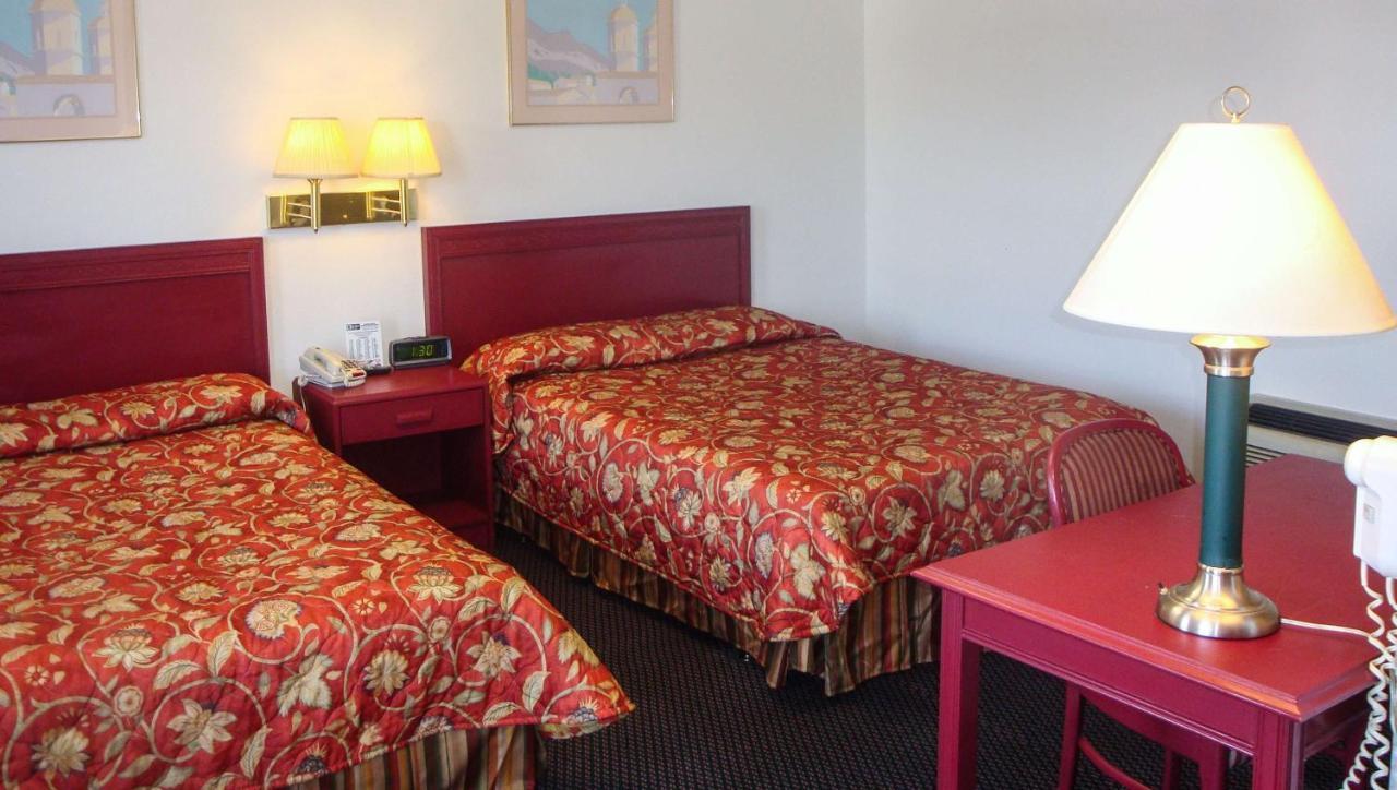 Golden Wheat Budget Host Inn Junction City Bagian luar foto