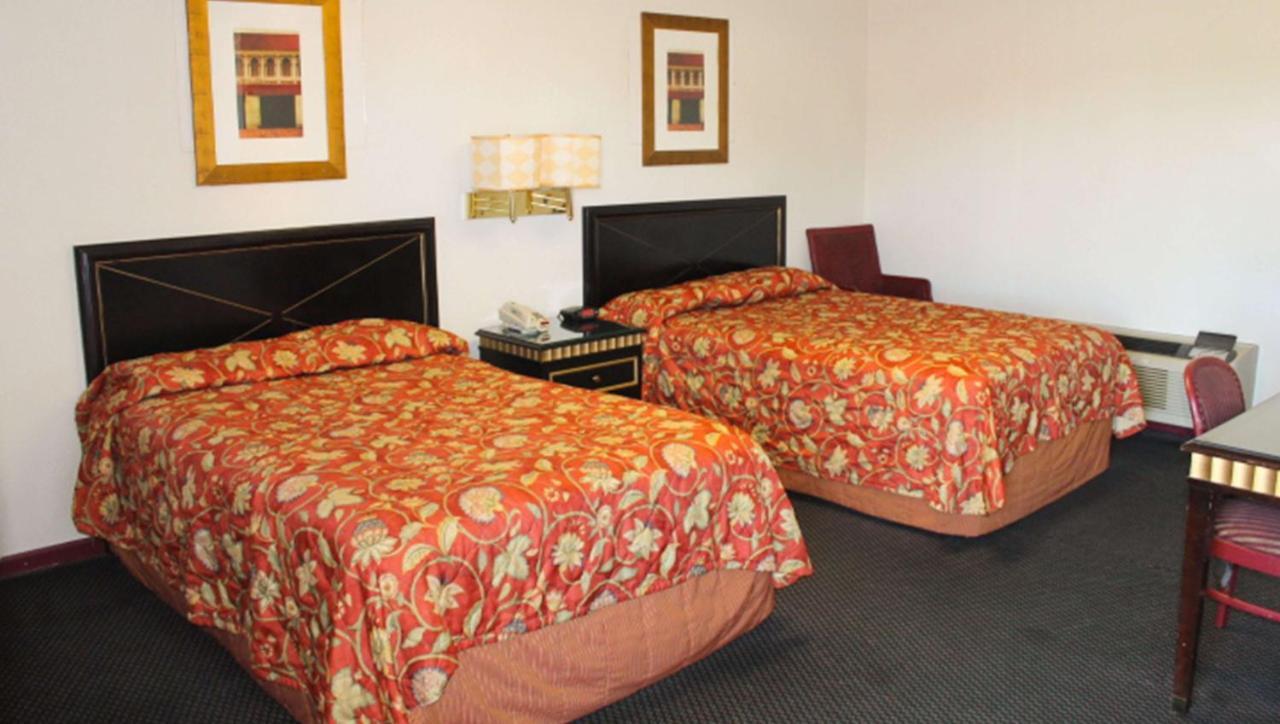 Golden Wheat Budget Host Inn Junction City Bagian luar foto